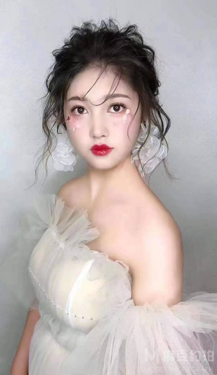 妆容模特