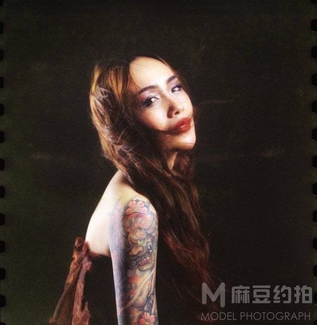 情绪模特