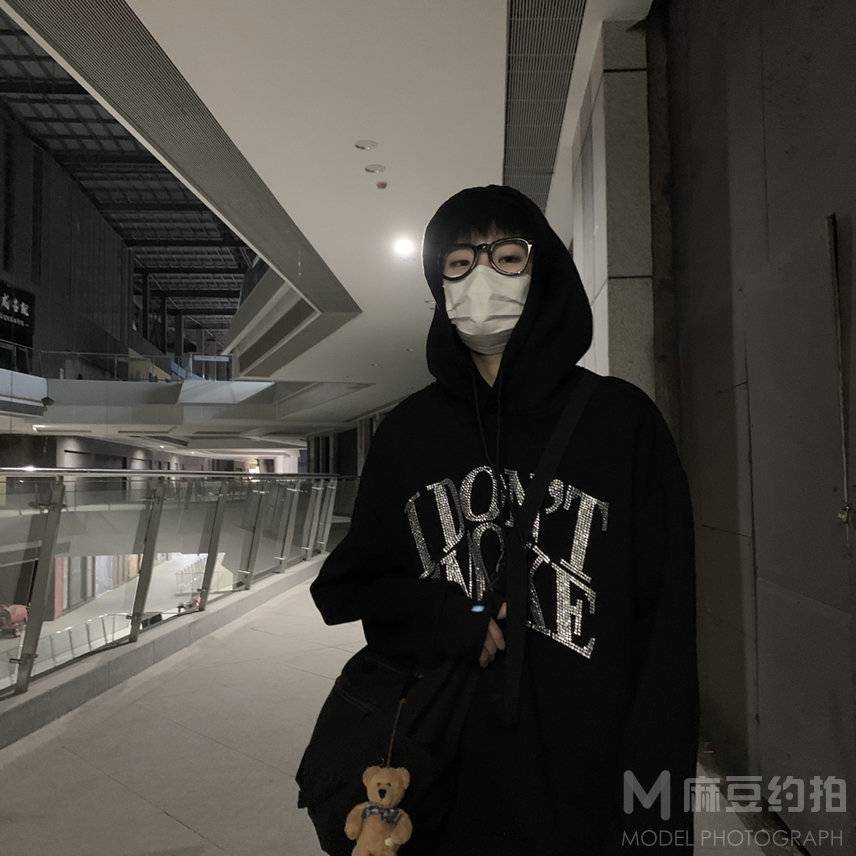 黑白模特
