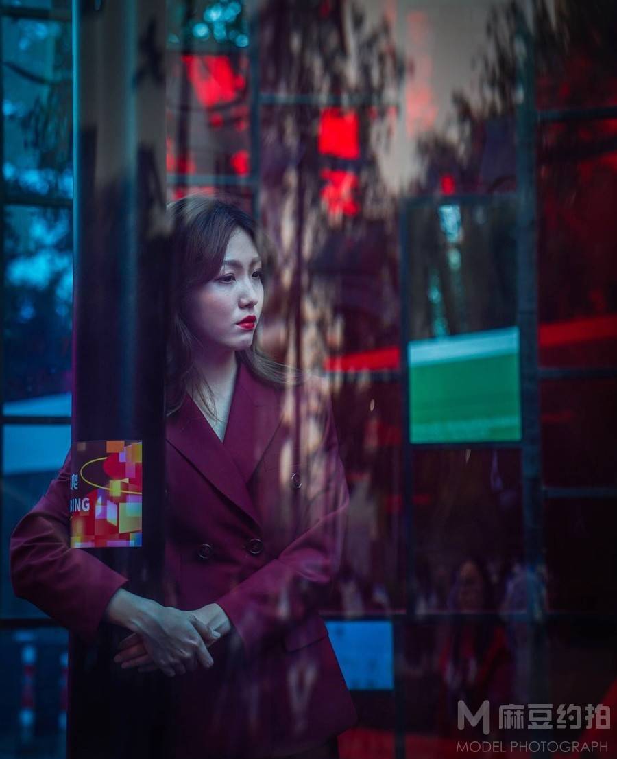情绪模特