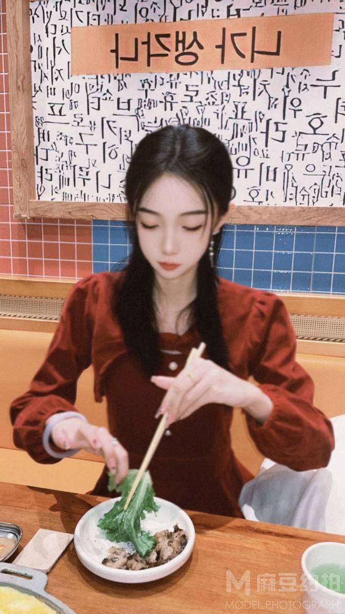 情绪模特