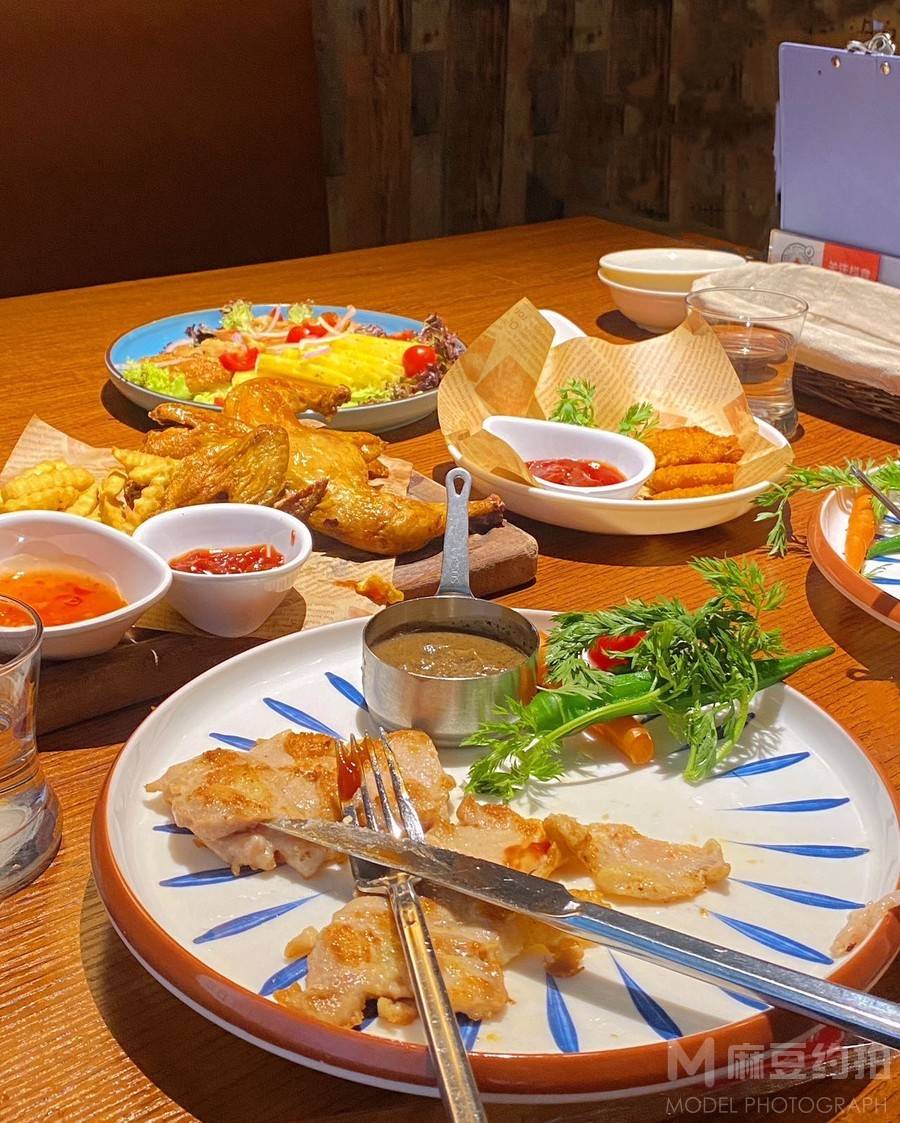 校园模特