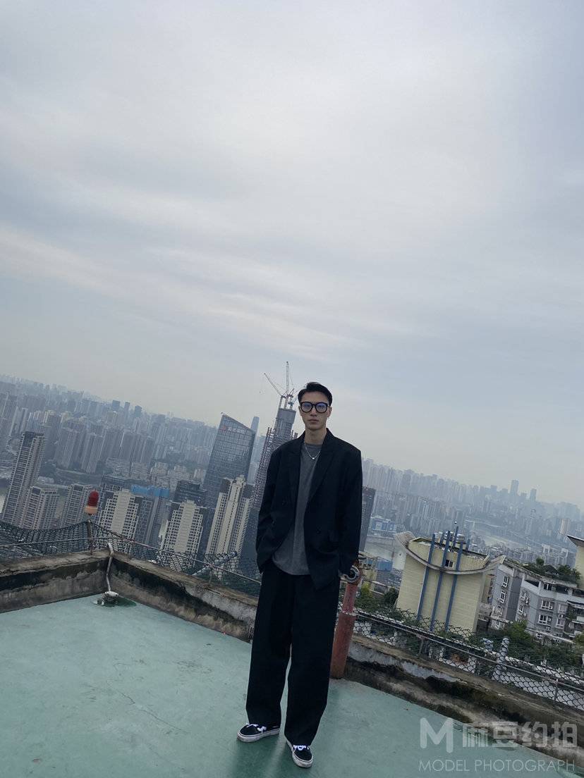 黑白模特