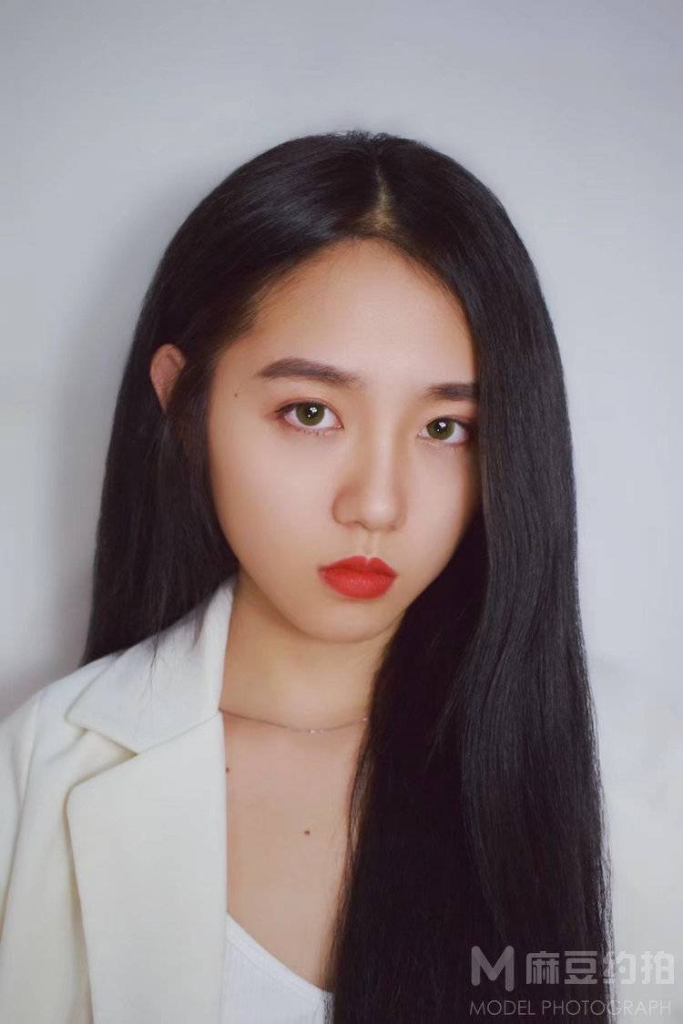黑白模特