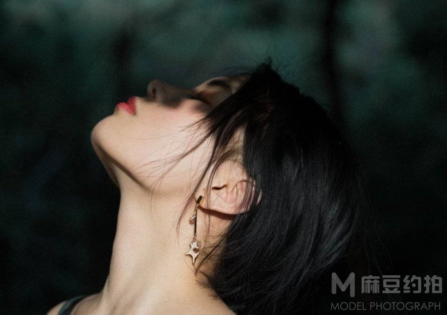 宝丽来模特