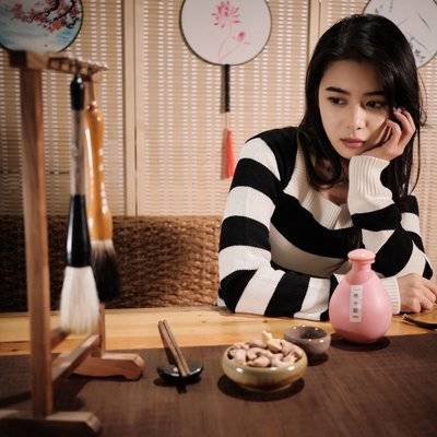 情绪模特