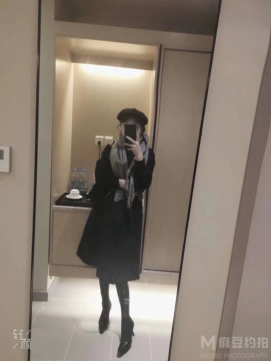 黑白模特