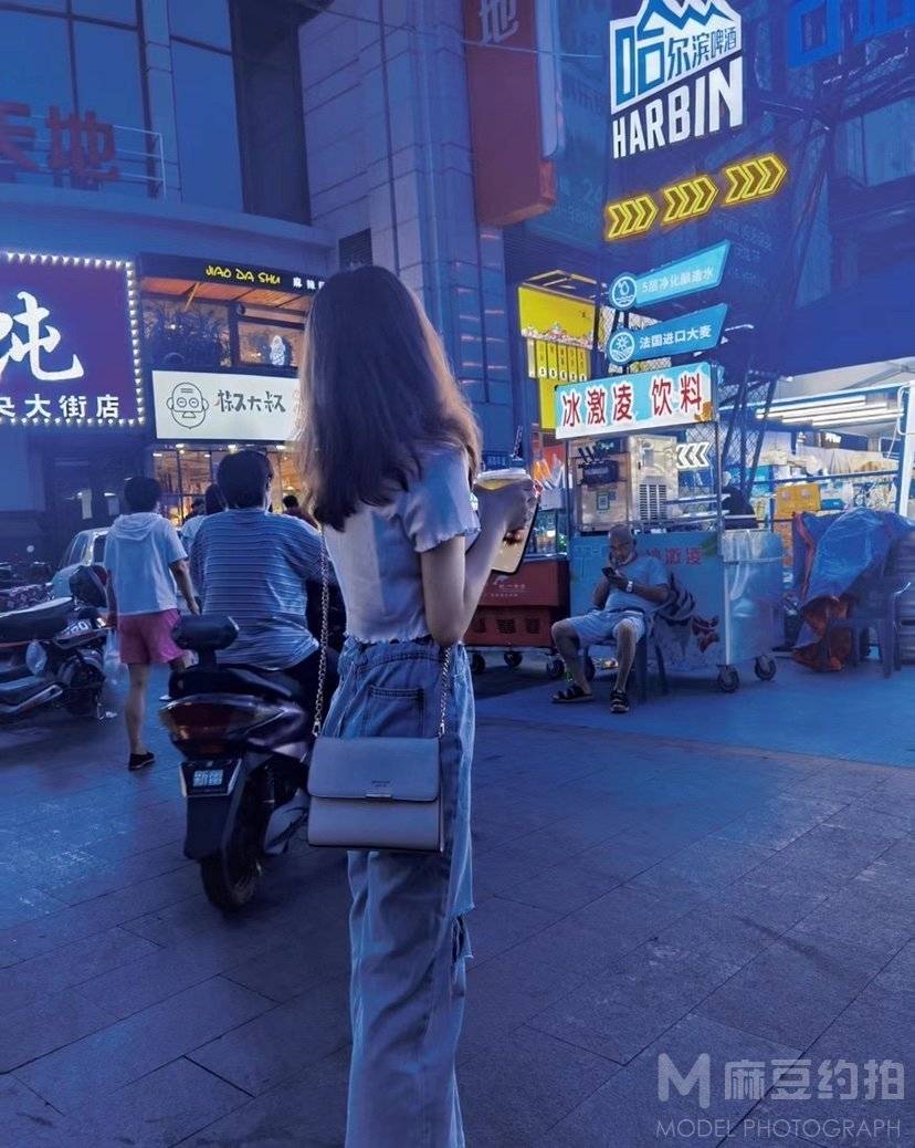 校园模特