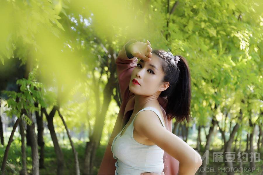 情绪模特