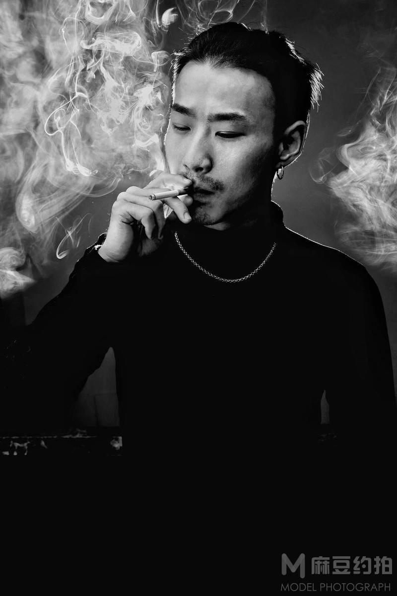黑白模特