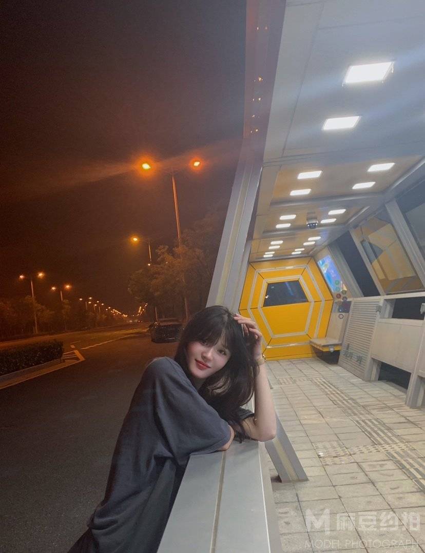 夜景模特