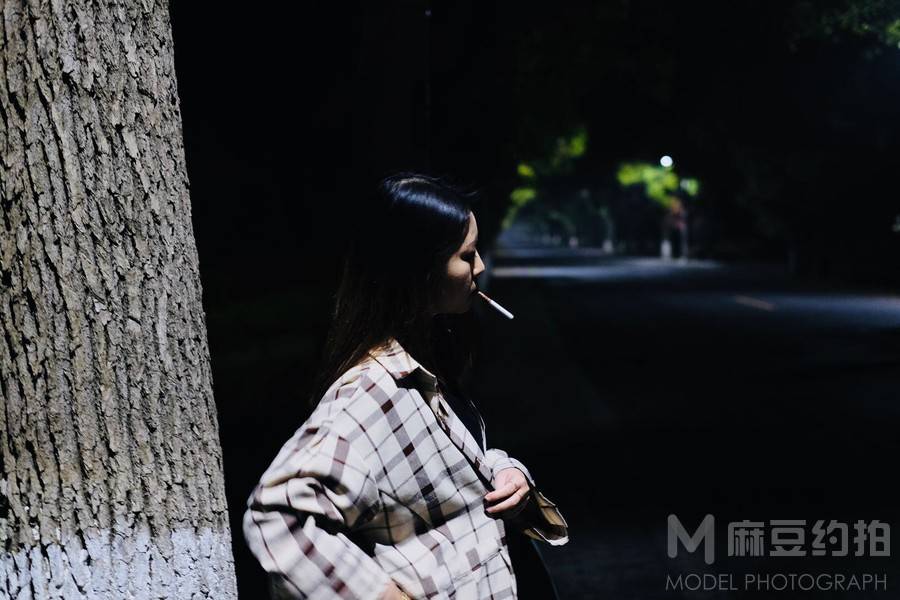 情绪模特
