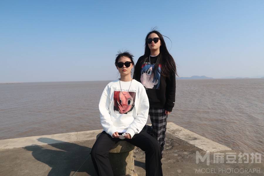 黑白模特