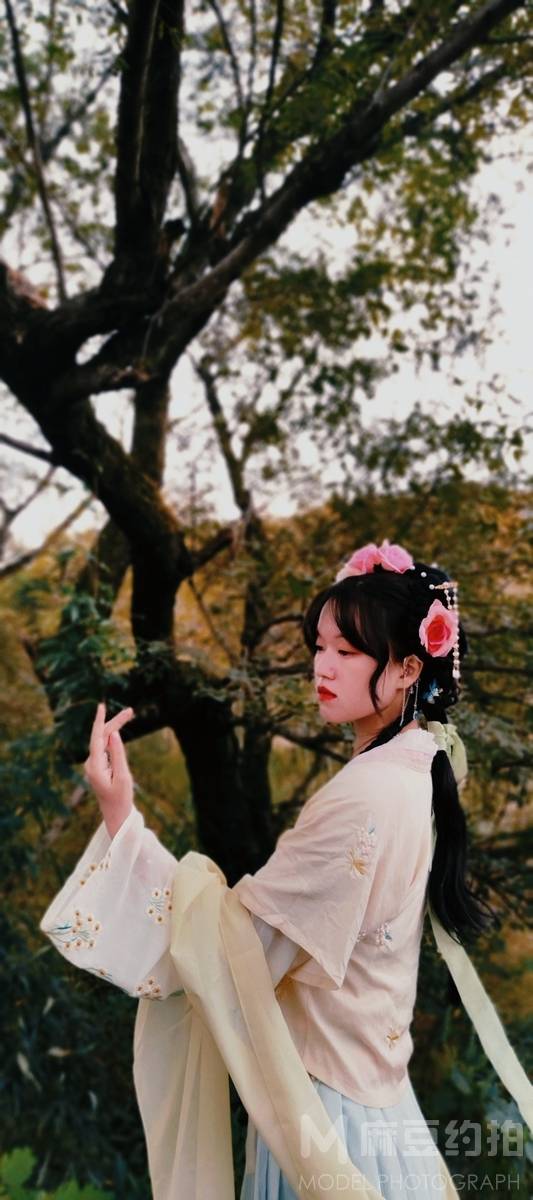 汉服模特