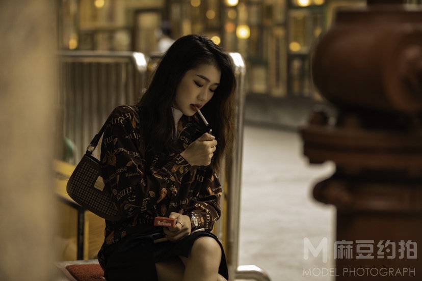 情绪模特