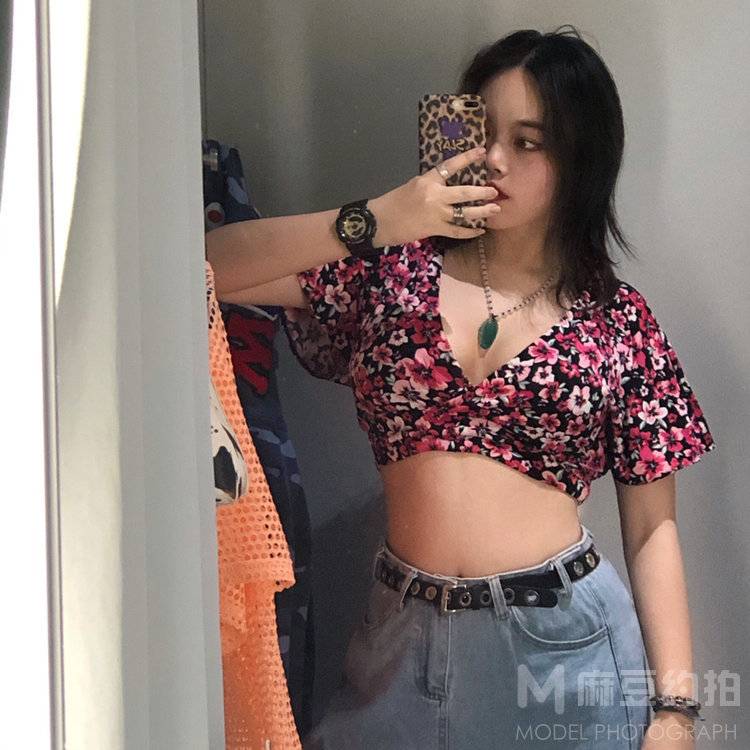黑白模特