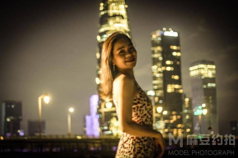 夜景模特