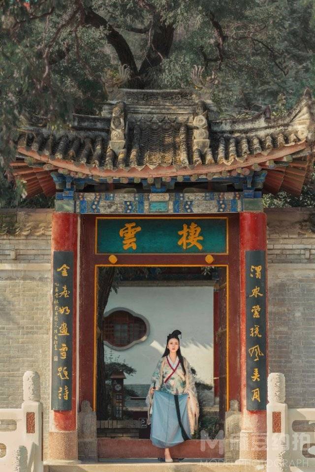 汉服模特
