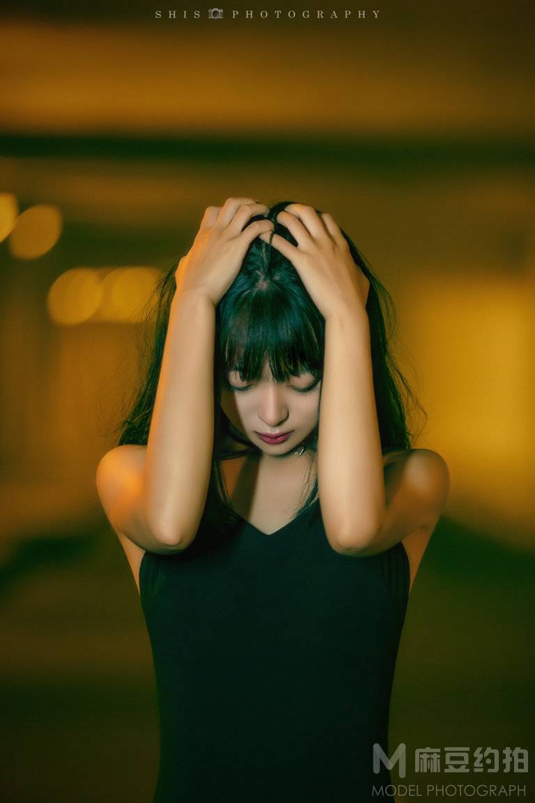 情绪模特