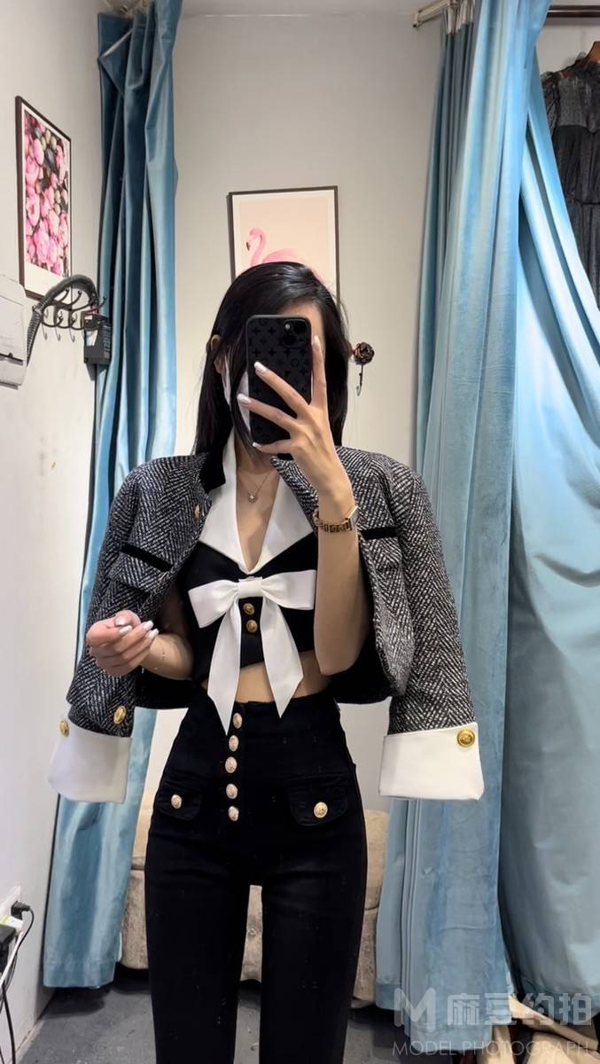 黑白模特