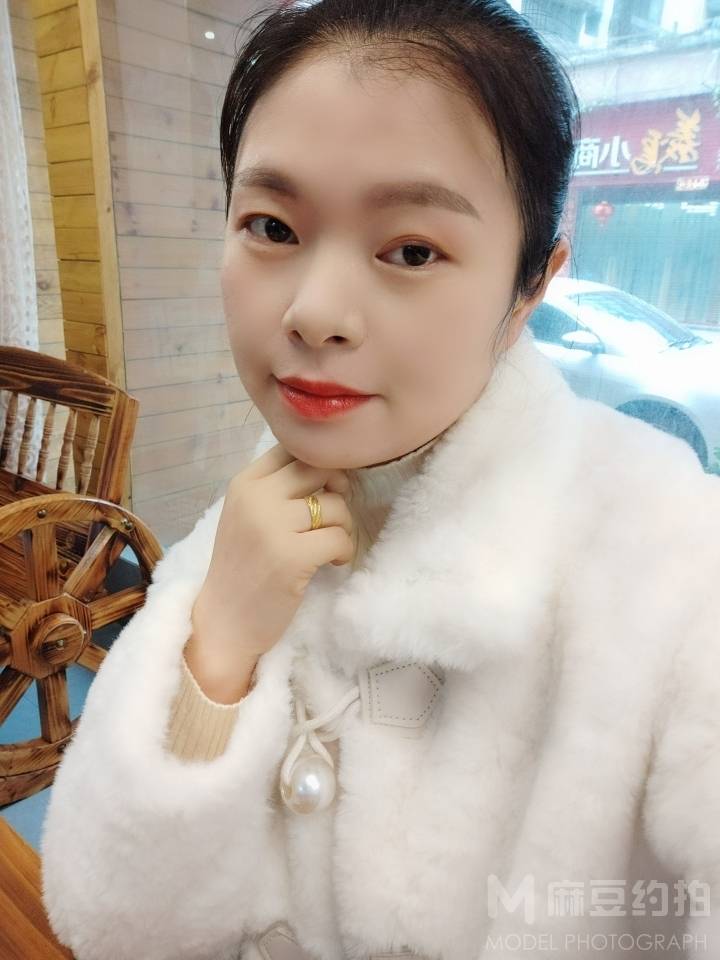 清新模特