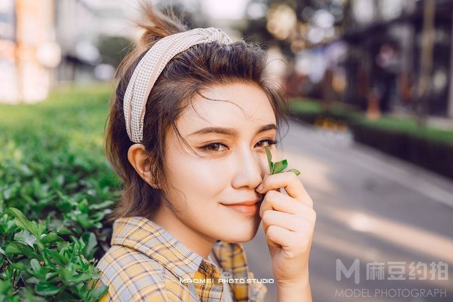 情绪模特