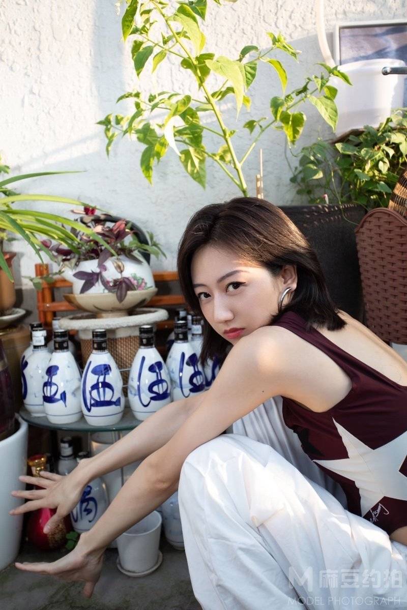 情绪模特