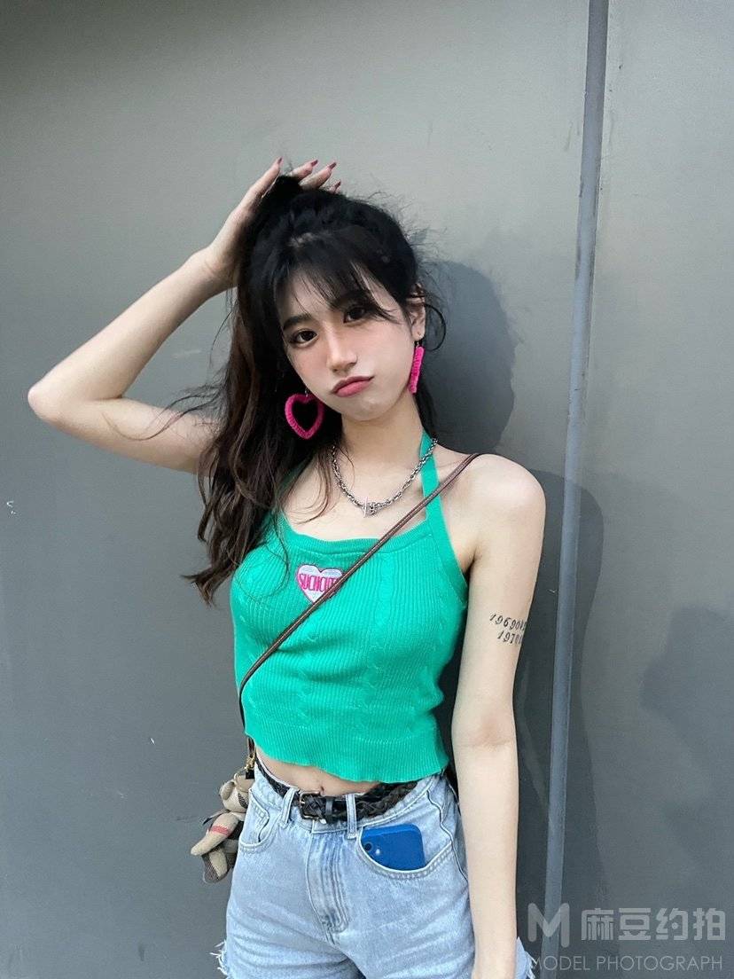 黑白模特