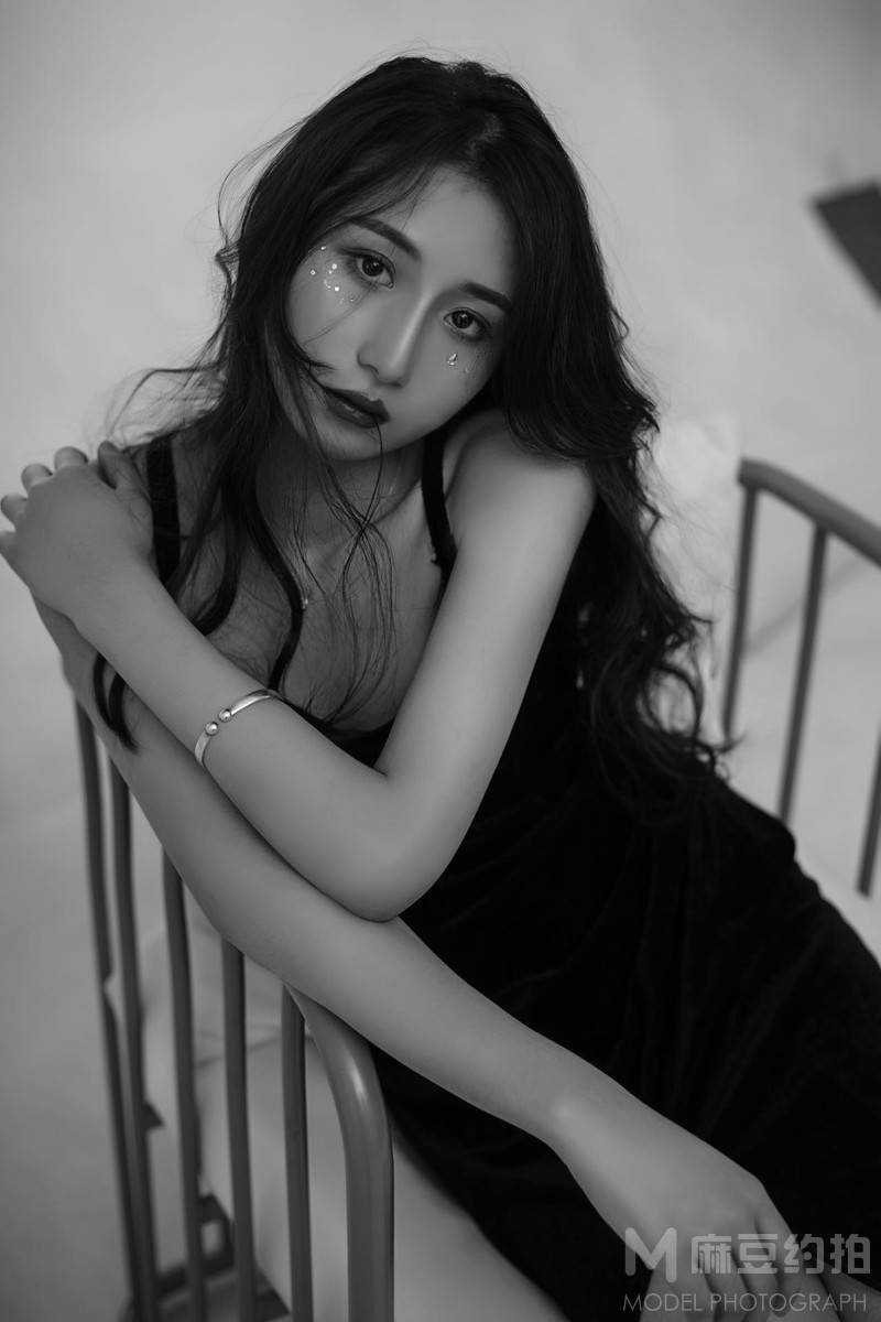 黑白模特