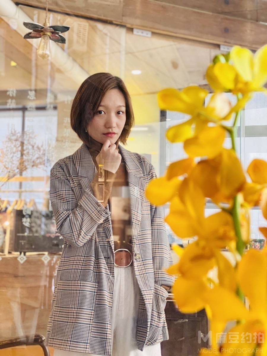 情绪模特