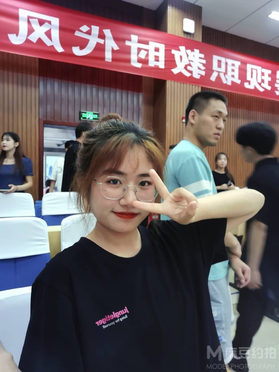 校园模特