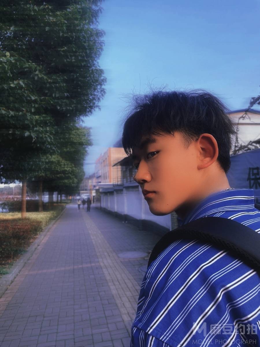 校园模特