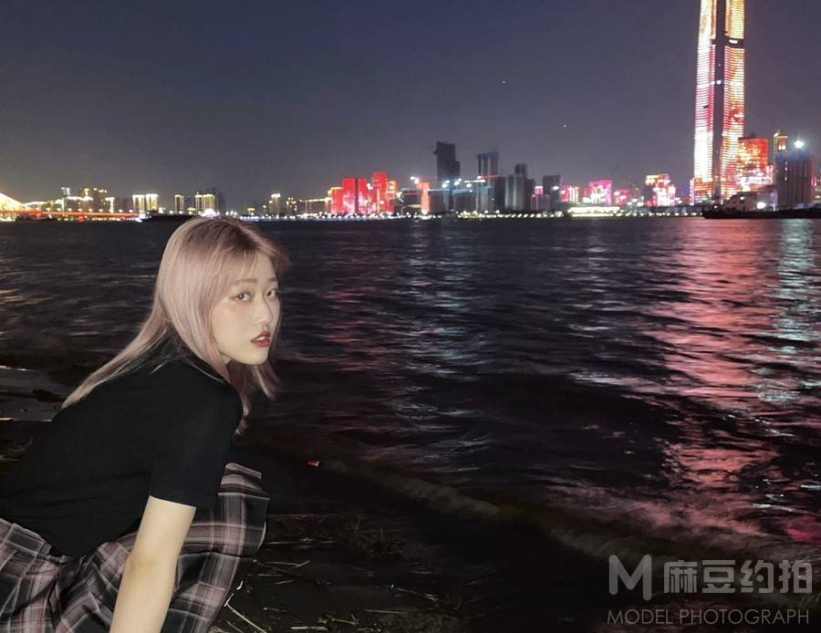 夜景模特