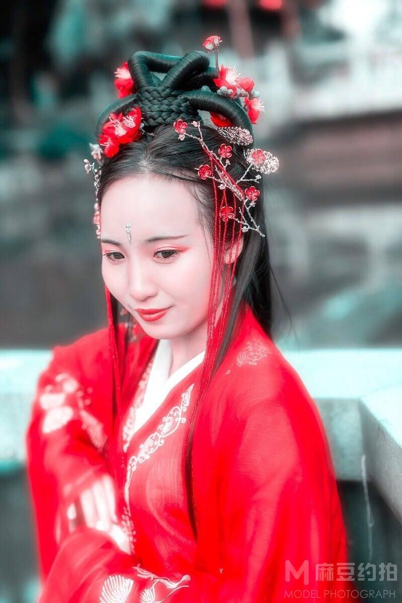汉服模特