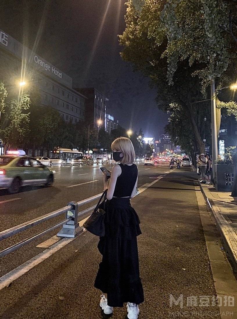情绪模特