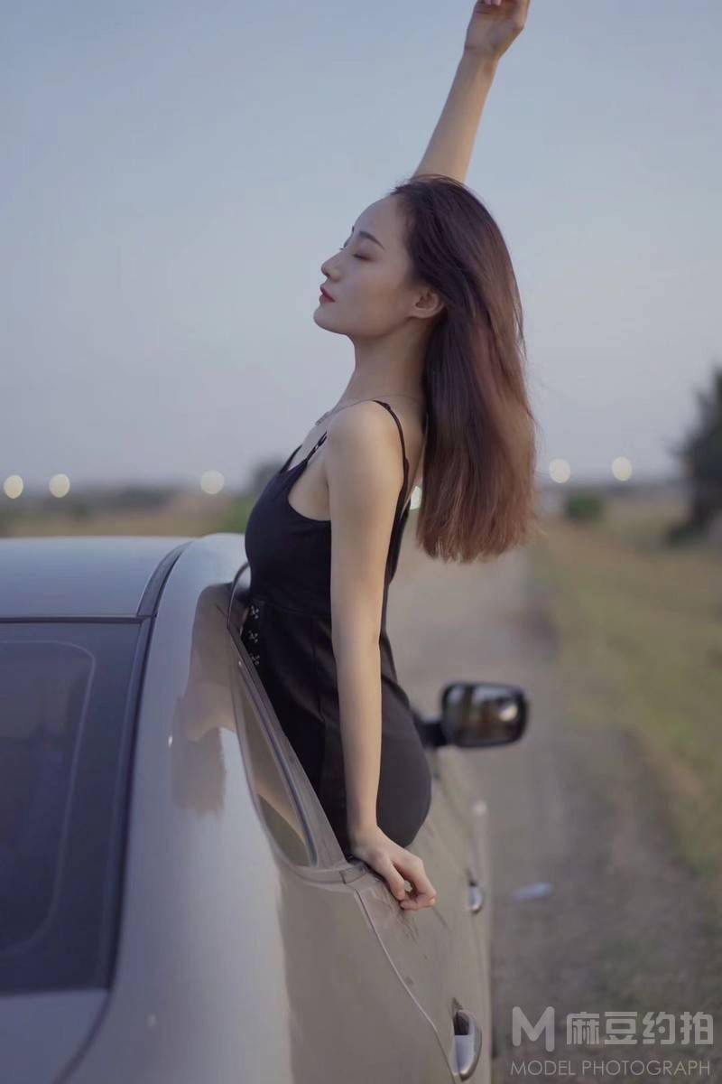 黑白模特
