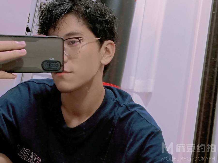黑白模特