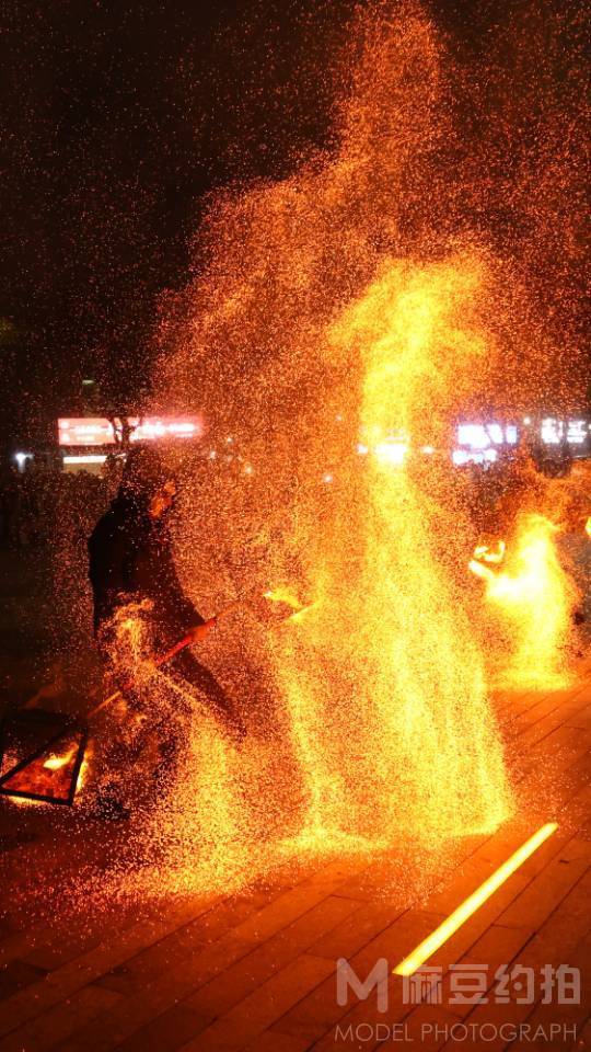 夜景模特