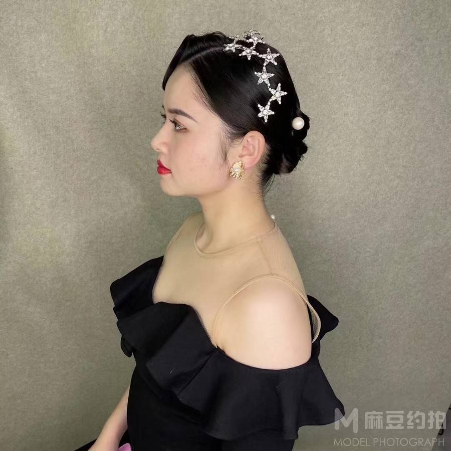 妆容模特