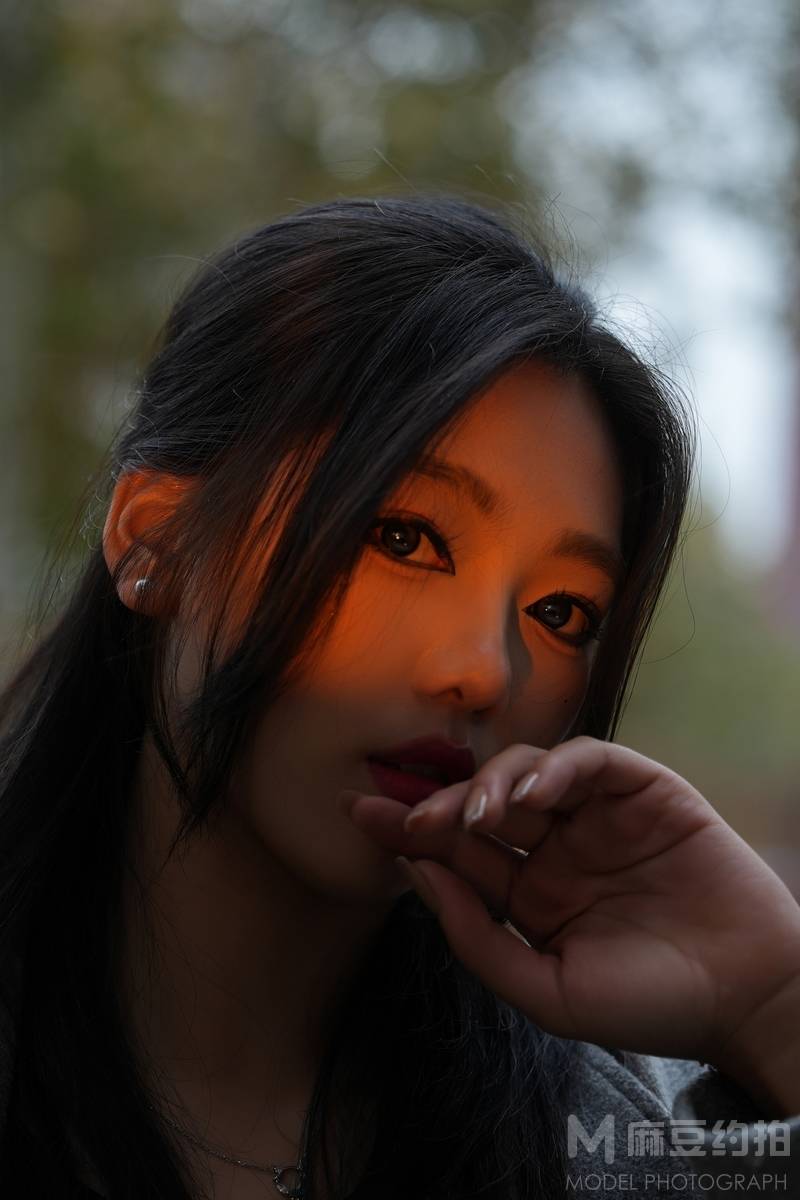 情绪模特