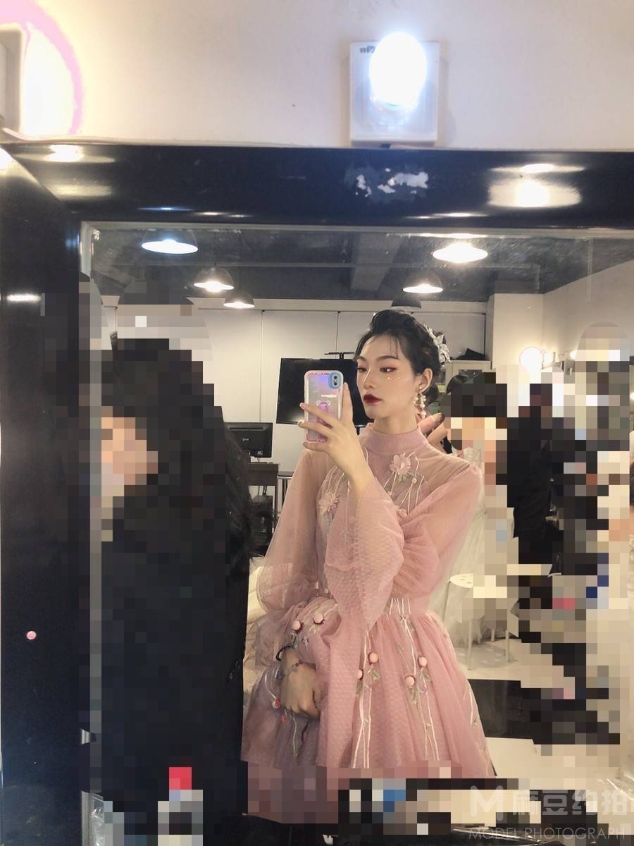 妆容模特