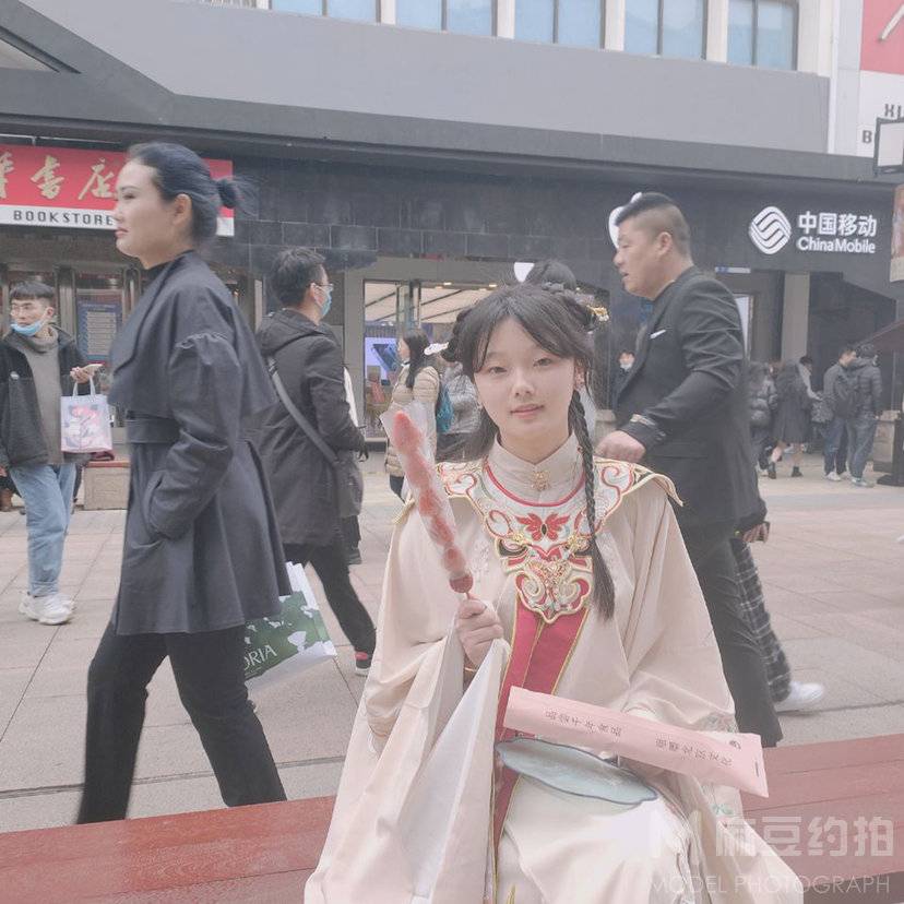 校园模特