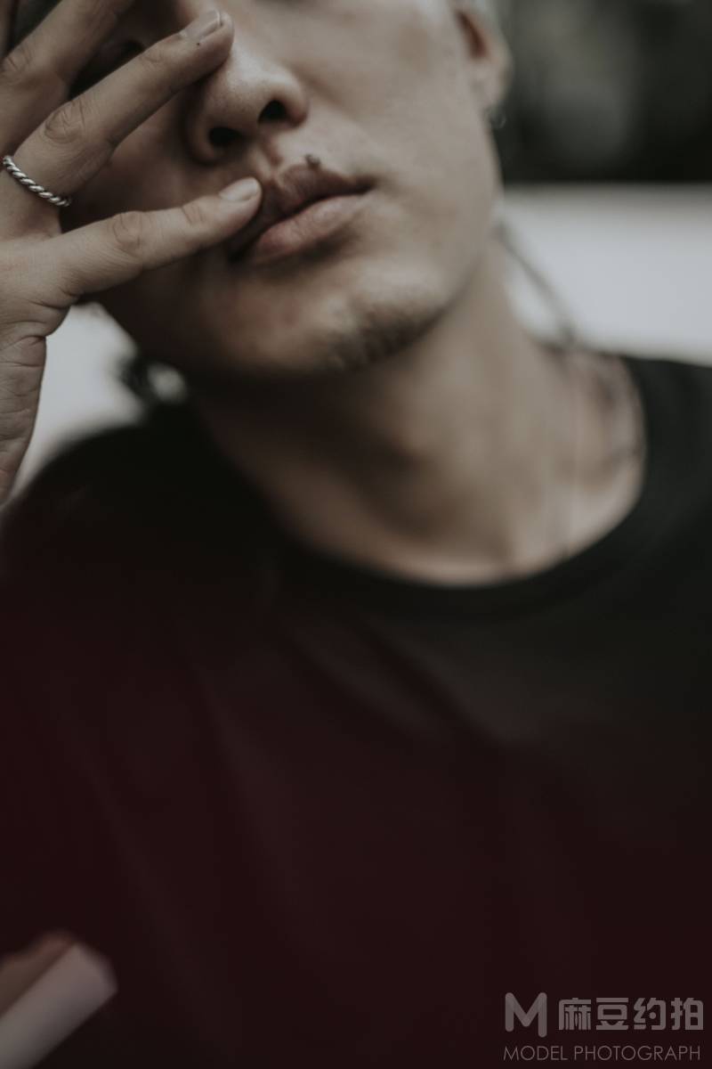 黑白模特