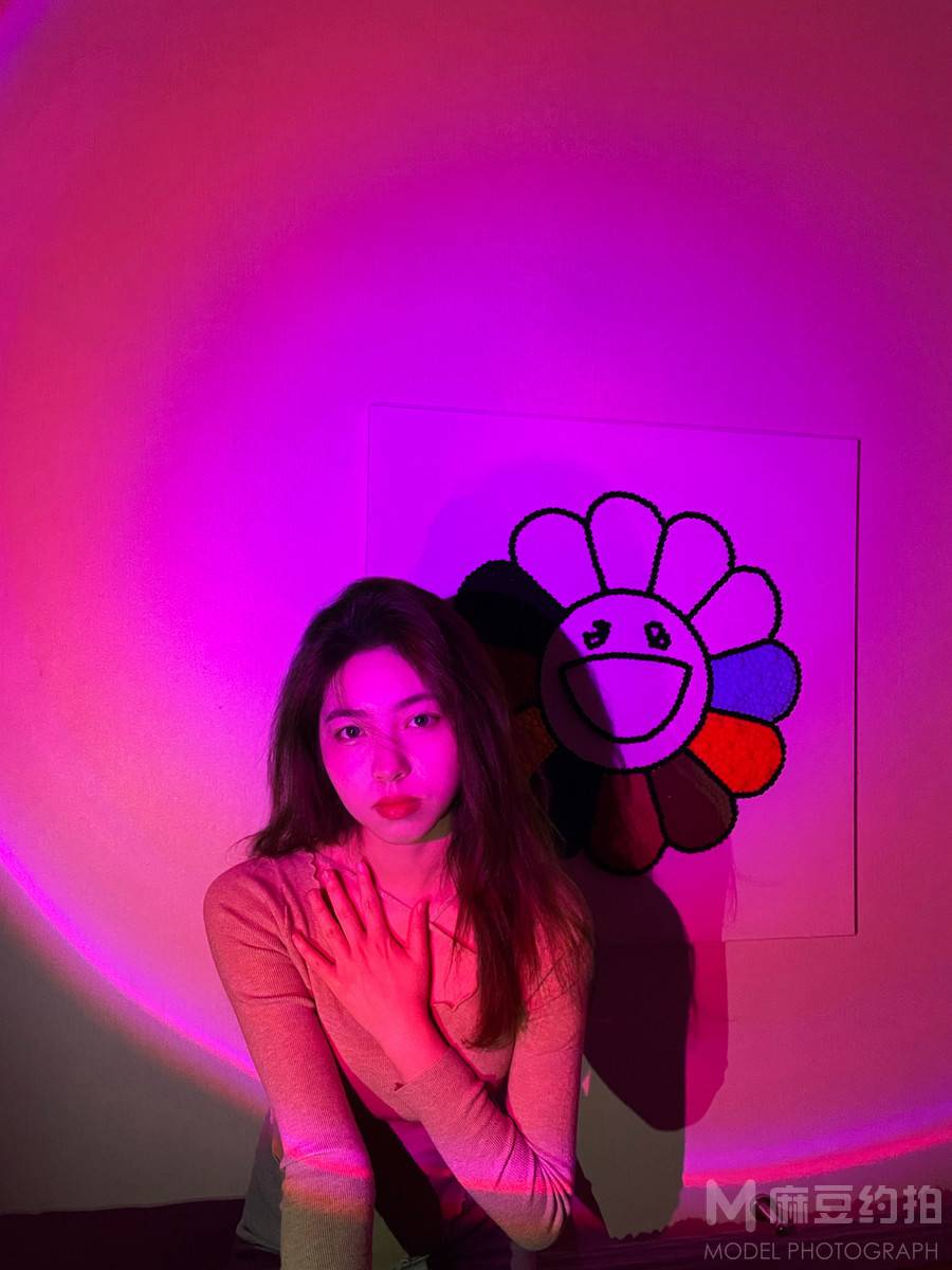 情绪模特