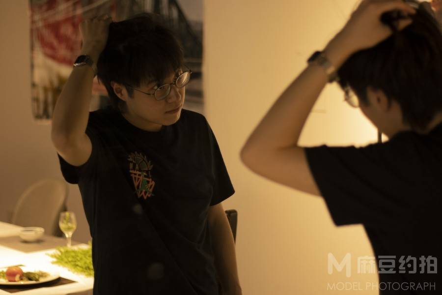 情绪模特
