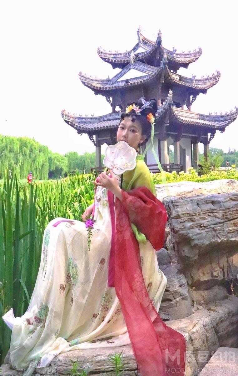 汉服模特