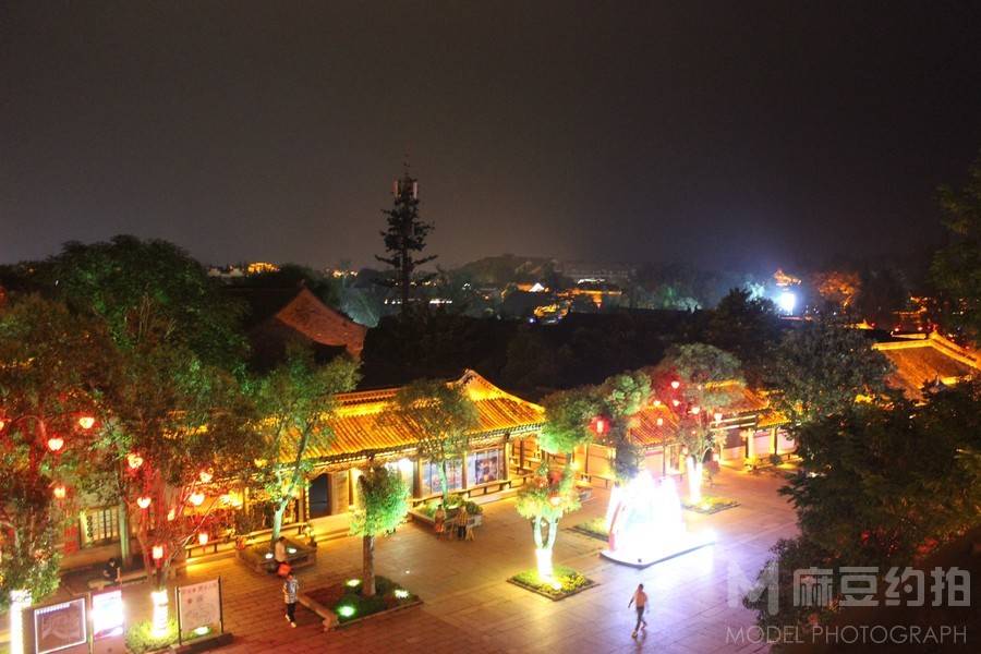 夜景模特