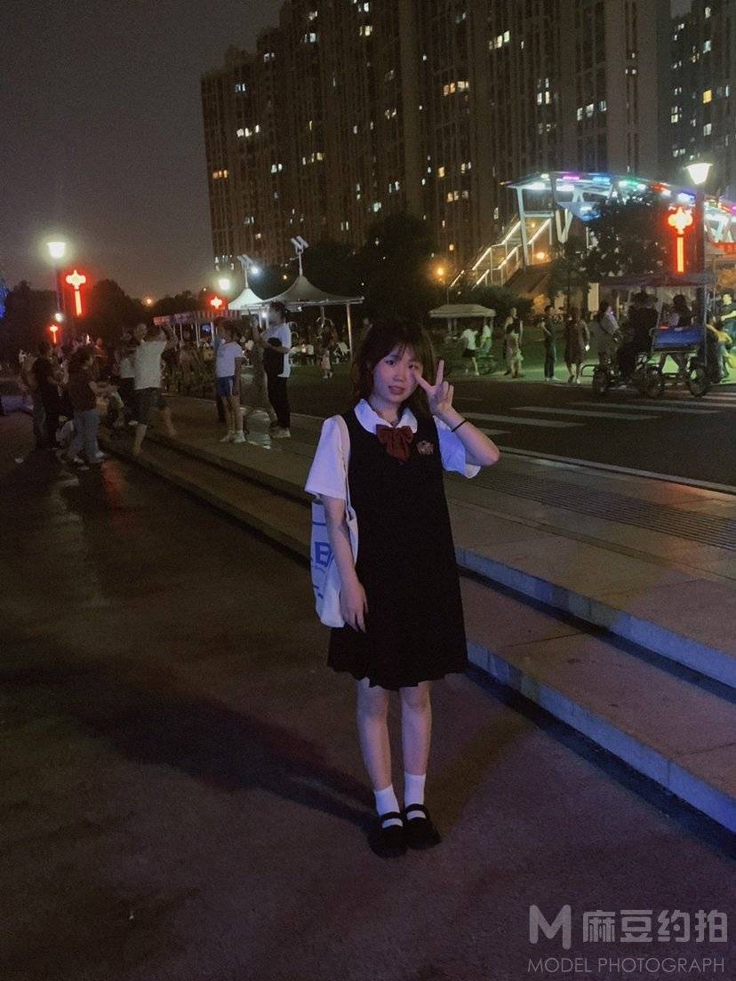 校园模特