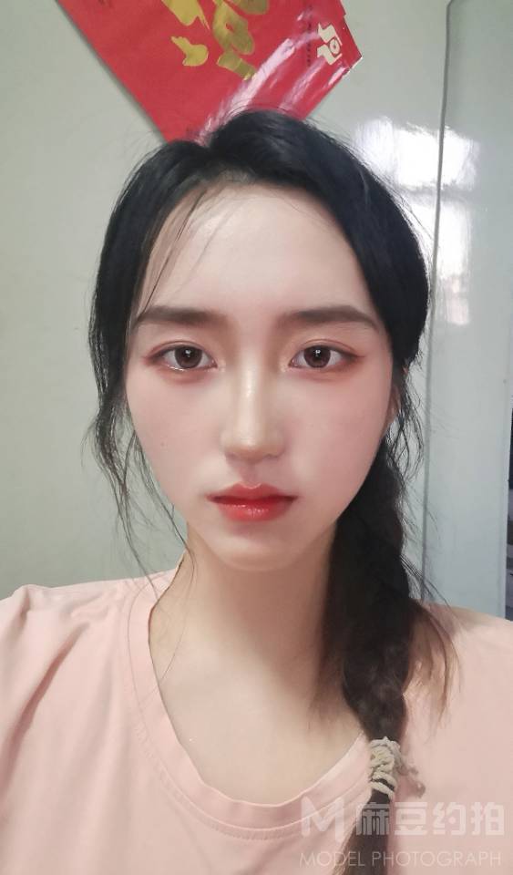 妆容模特