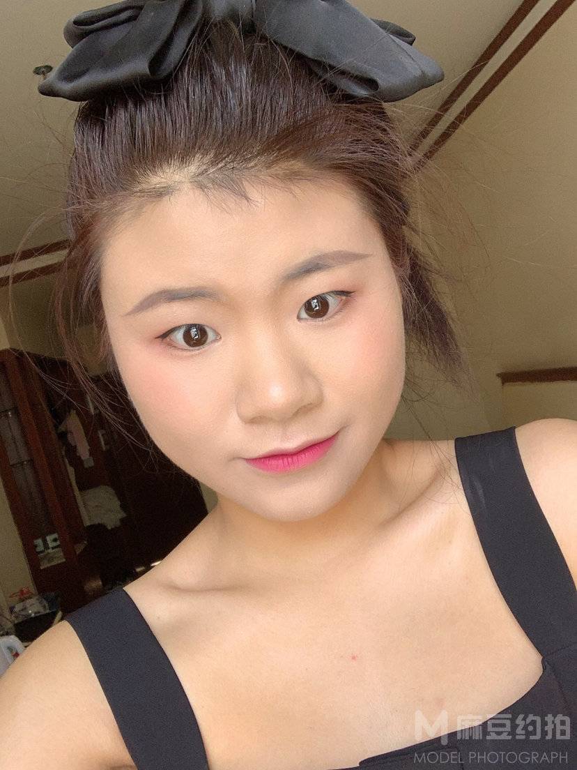 黑白模特